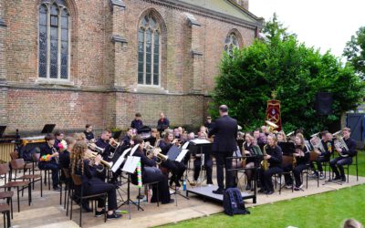 Zomers concert in de pastorietuin onder de Toren